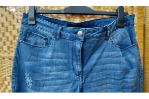 Jeans van Amy Vermont, maat 44