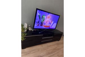 Hoogglans zwart tv meubel in zeer goede staat