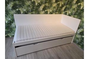 2 eenpersoonsbedden, uitschuifbaar