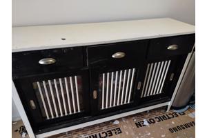 mooi zwart en wit dressoir