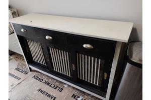 mooi zwart en wit dressoir