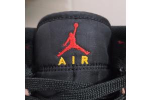 Nike Jordan 1 Mid SE Christmas