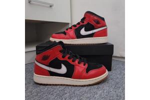 Nike Jordan 1 Mid SE Christmas