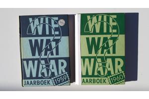32 boeken WIE WAT WAAR 1947 - 1984