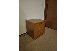 Nachtkastje met 3 lades