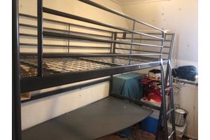 Hoogslaper met bureau