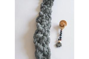 Speenkoord macrame khaki