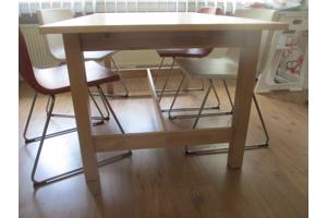 Eettafel met 4 stoelen