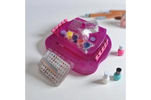 Nagelstudio met glitters vanaf 6 jaar