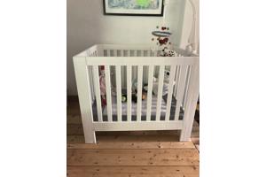 Witte babybox met kleed