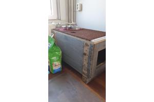 Zelfgemaakte kattenbox incl. kattenbak en schepjes