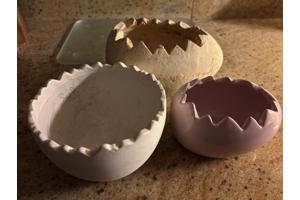 3 aardewerk porselein bakjes Pasen creatief paasbakje