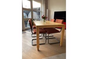 Uitschuifbare tafel met 4 stoelen