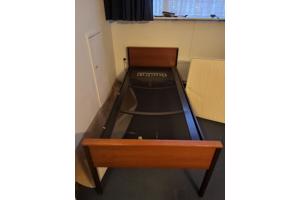 Auping bed met schoon en stevig matras