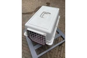 Reismand voor kat.
