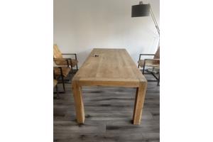 Robuust eiken eetkamertafel