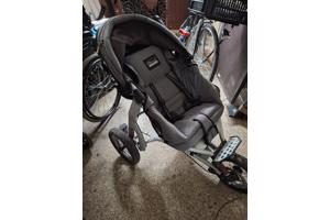grijze buggy