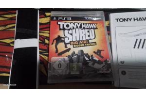 Tony Hawk board en game in seal