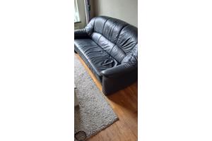 Donkerblauwe leren bank