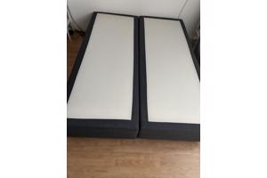 Twee mooie boxspring matrassen