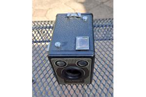 Kodak Brownie Six-20 Model E boxcamera uit 1953-1957.