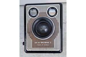 Kodak Brownie Six-20 Model E boxcamera uit 1953-1957.