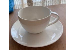 Servies 79-delig roomwit als nieuw!