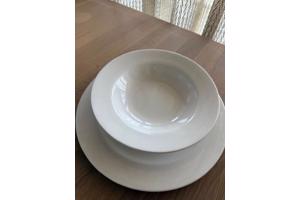 Servies 79-delig roomwit als nieuw!