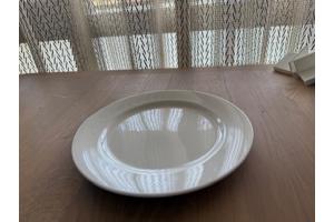 Servies 79-delig roomwit als nieuw!