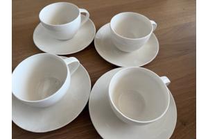 Servies 79-delig roomwit als nieuw!