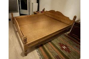 2-persoons houtenbed