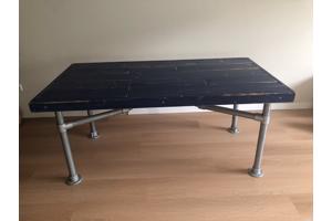 Unieke eettafel blauw Jorg Steigerhout