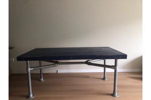 Unieke eettafel blauw Jorg Steigerhout