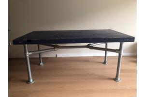 Unieke eettafel blauw Jorg Steigerhout