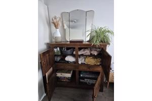 Antieke eikenhouten kast