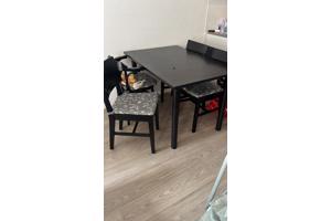 Eetkamertafel met 5 stoel