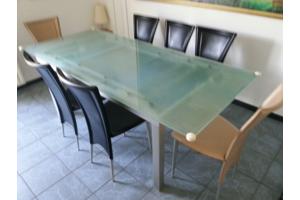 Glazen eettafel uitschuifbaar