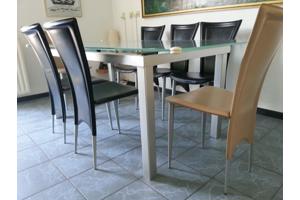 Glazen eettafel uitschuifbaar