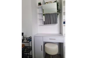 Make-up meubel met spiegelkast