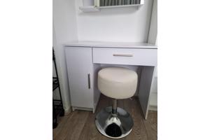Make-up meubel met spiegelkast