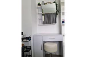 Make-up meubel met spiegelkast