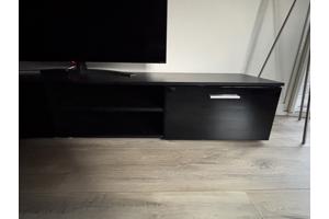 Twee zwarte kast tv kastjes