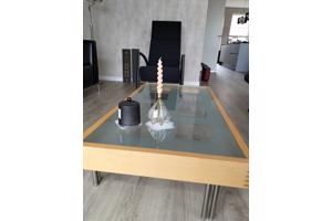 salontafel beukenhout met geslepen glasplaat