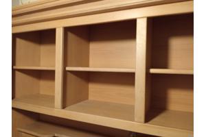 Blank eiken wandmeubel