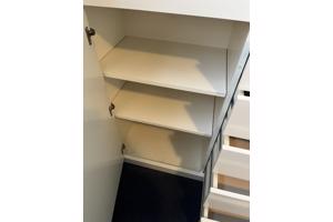 Klein dressoir met lades en deurtje - H94 B108.5 D40.5