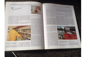 Jaarboeken (16stuks ) van 1988 tot 2003 in het Nederlands