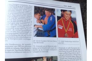 Jaarboeken (16stuks ) van 1988 tot 2003 in het Nederlands