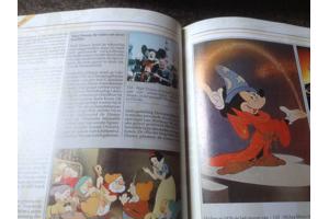 Jaarboeken (16stuks ) van 1988 tot 2003 in het Nederlands