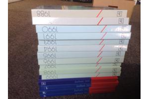 Jaarboeken (16stuks ) van 1988 tot 2003 in het Nederlands