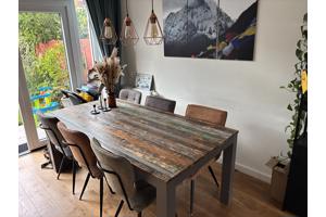 Mooie, stevige eettafel